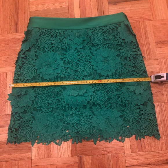 Milly mini skirt silk flower green Sz 4 Like new - Picture 4 of 7